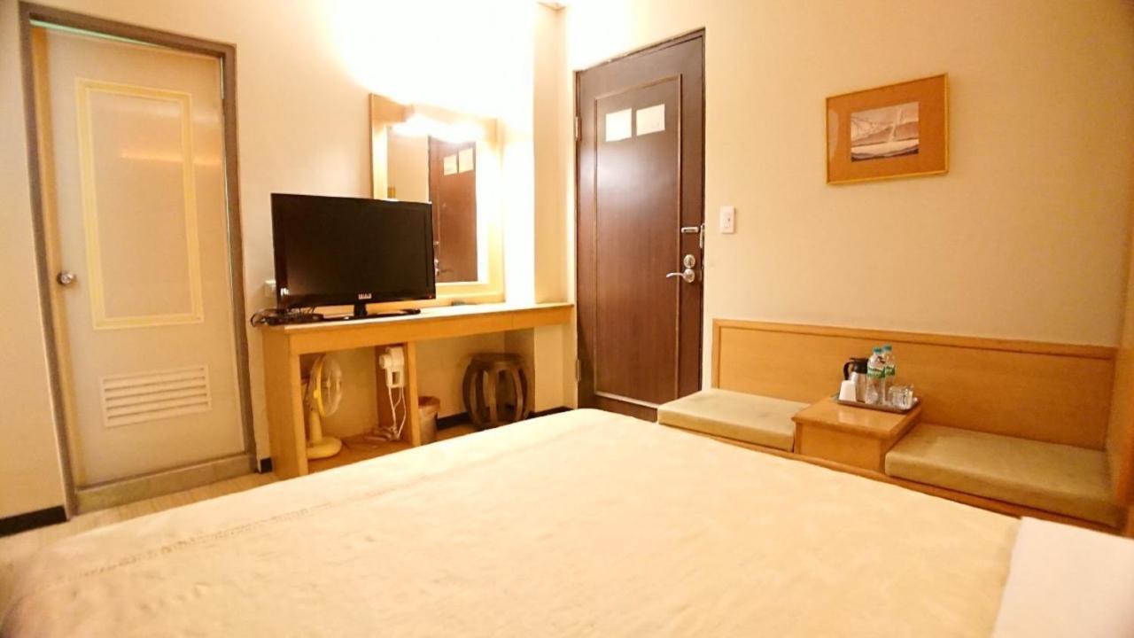 Yes Hotel Chiayi Exterior foto