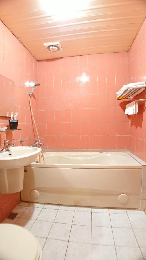 Yes Hotel Chiayi Exterior foto